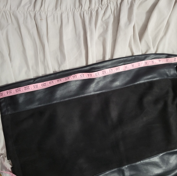 Faux leather and suede skirt - Picture 2 of 5